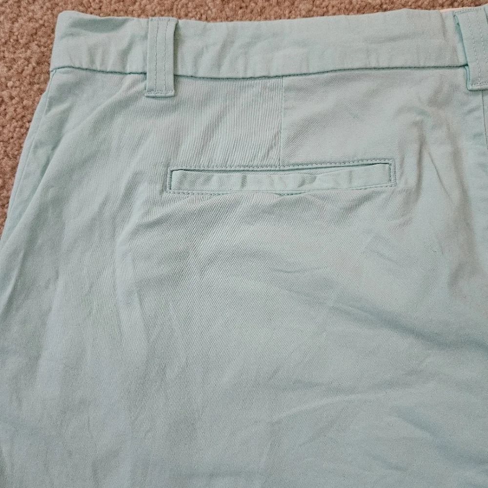 Magellan Outdoors Women's Size 18 Aqua Blue Shorts